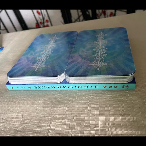 Sacred Hags Oracle: Visionary Guidance for Dreamers, Witches, and Wild Hearts - Picture 5 of 10